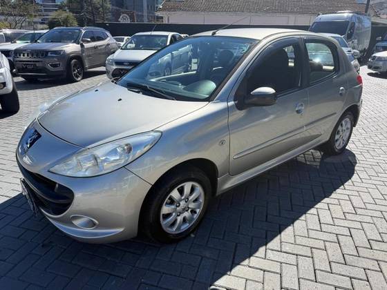 PEUGEOT 207 1.4 XR PASSION 8V FLEX 4P MANUAL PEUGEOT 207 1.4 XR PASSION 8V FLEX 4P MANUAL